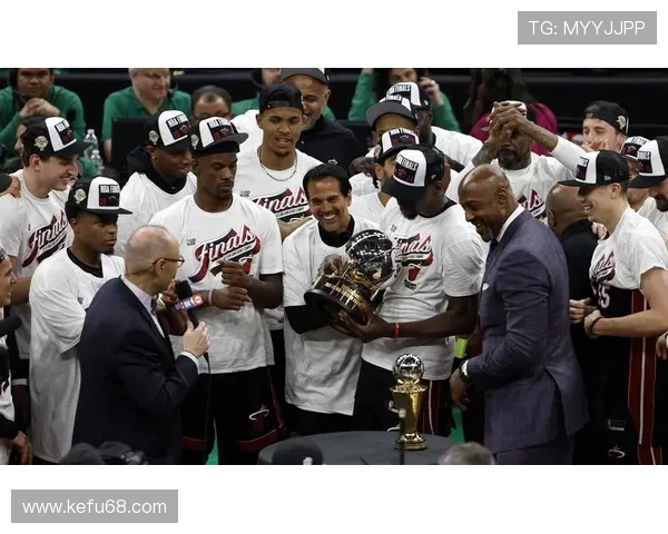 ✅体育直播🏆世界杯直播🏀NBA直播⚽中国建设银行深圳市分行原副行长李华峰受贿、利用影响力受贿、洗钱一案公开开庭sports